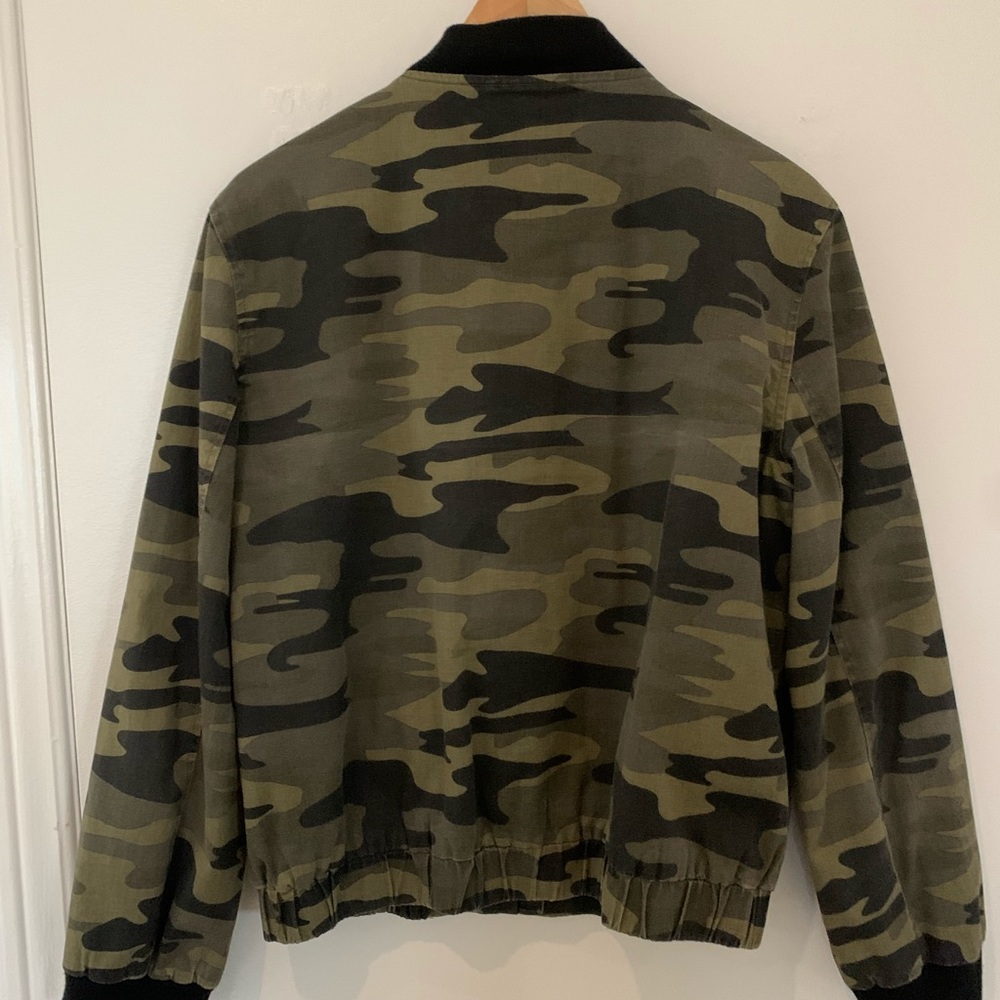 Camo jacket ๐ - Picture 2 of 4